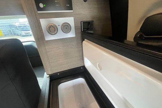 citreon-possl-campster-interior-fridge-control-panels.jpg