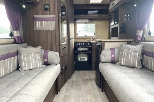 auto-sleepers-broadway-ek-tb-lp-interior-to-rear.jpg