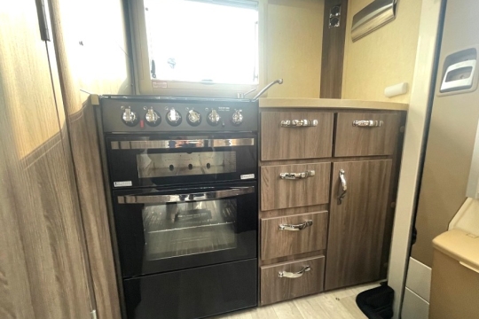 auto-sleepers-broadway-ek-tb-lp-interior-lower-kitchen.jpg