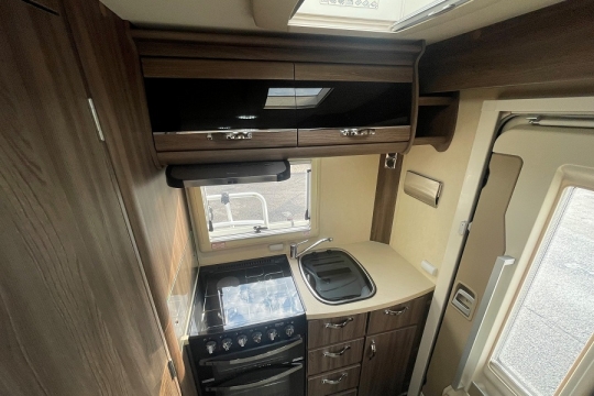 auto-sleepers-broadway-ek-tb-lp-interior-kitchen-tops.jpg