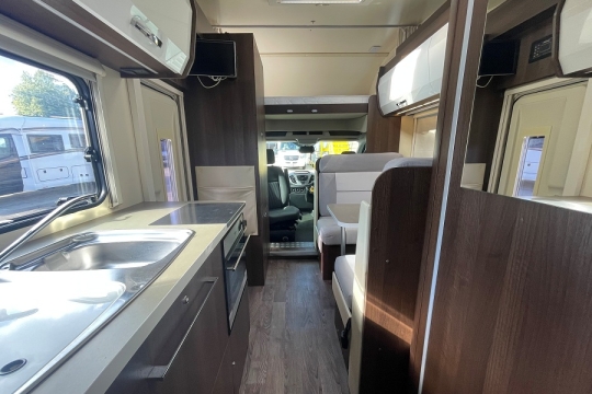rollerteam-zefiro-690-interior-to-front.jpg