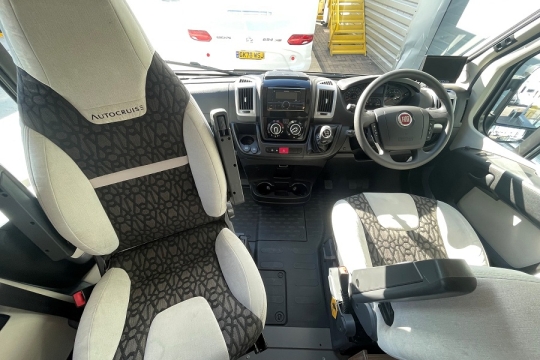 auto-cruise select-122-interior-cab.jpg