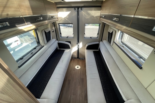 auto-cruise select-122-interior-rear-lounge-2.jpg