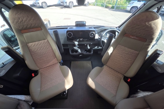 Carthago-C1-Tourer-T148-KB-LE-Interior-Cab.jpg