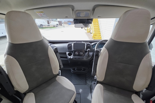 McLouis-Fusion-379-Interior-Cab.jpg