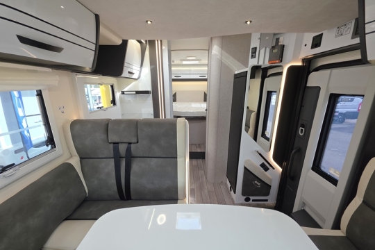 McLouis-Fusion-379-Interior-Front-to-Rear.jpg