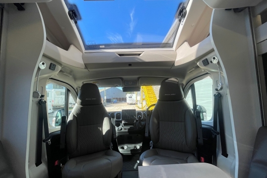 swift-kon-tiki-740-interior-cab.jpg
