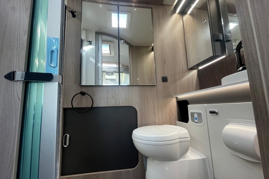 swift-kon-tiki-740-interior-toilet.jpg