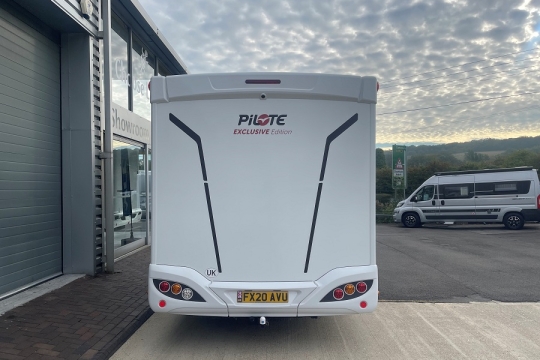 pilote-p696-exterior-rear.jpg