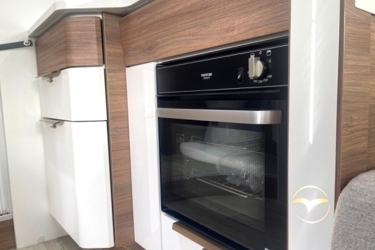 pilote-p696-interior-kitchen-low.jpg