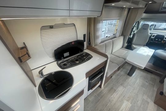 pilote-p696-interior-kitchen-top.jpg