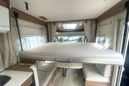 pilote-p696-interior-drop-down-bed.jpg