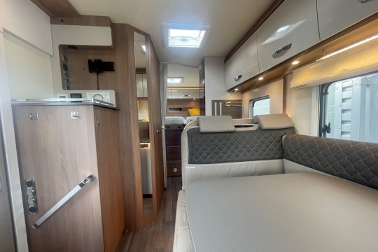 Burstner-lyseo-i690-interior-to-rear.jpg