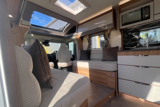bailey-autograph-79-2f-interior-front-lounge.jpg