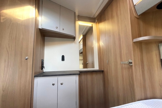 bailey-autograph-79-2f-interior-dressing-table.jpg