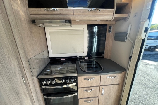 auto-sleepers-nuevo-ek-plus-interior-kitchen-unit.jpg