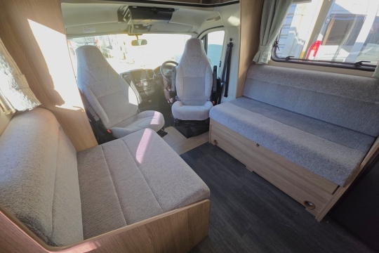 Auto-Trail-Imala-730-Interior-Lounge.jpg