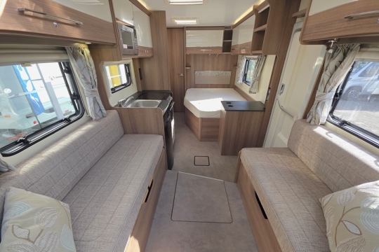 Bailey-Advance-76-2-Interior-Front-to-Rear.jpg