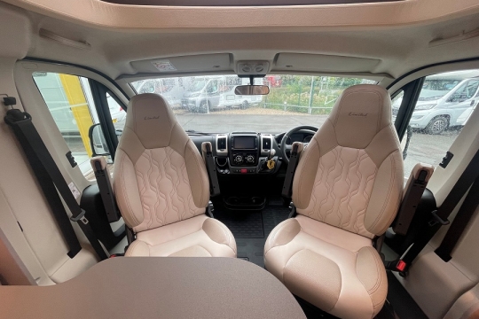 burstner-lyseo-harmony-744-interior-cab.jpg