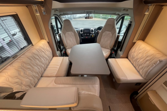 burstner-lyseo-harmony-744-interior-lounge-front.jpg