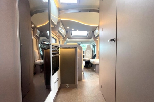 burstner-lyseo-harmony-744-interior-to-front.jpg