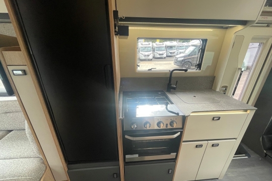 auto-trail-excel-690l-interior-kitchen.jpg