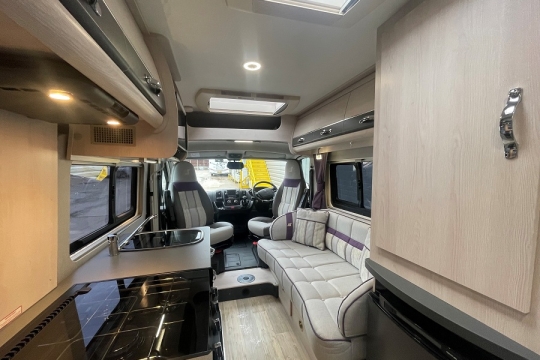 auto-sleepers-kingham-interior-front.jpg