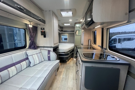 auto-sleepers-kingham-interior-to-rear.jpg