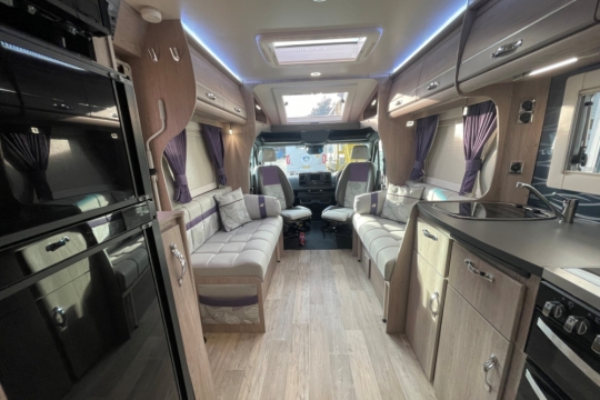 auto-sleepers-burford-duo-interior-to-front.jpg