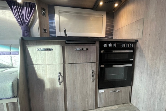 auto-sleepers-burford-duo-interior-kitchen.jpg