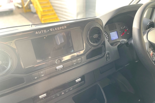 auto-sleepers-burford-duo-interior-dashboard.jpg