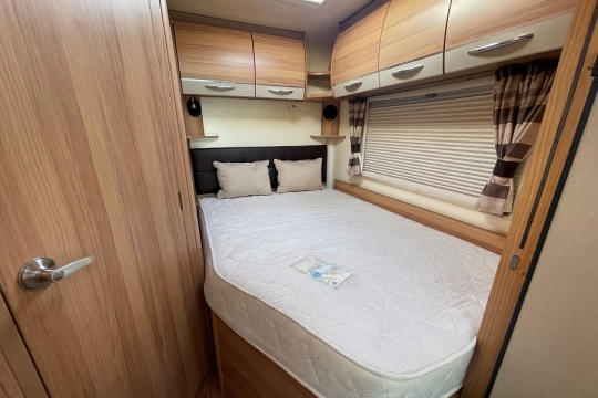 bailey-approach-autograph-740-interior-rear-beds.jpg