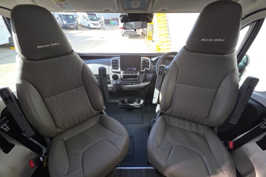 swift-kontiki-784-interior-cab-seats.jpg