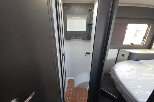 swift-trekker-594-interior-shower.jpg