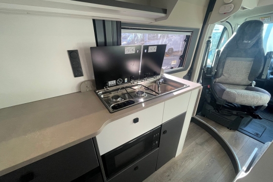 ace-1200-slt-interior-kitchen.jpg