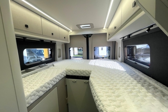 ace-1200-slt-interior-rear-beds.jpg