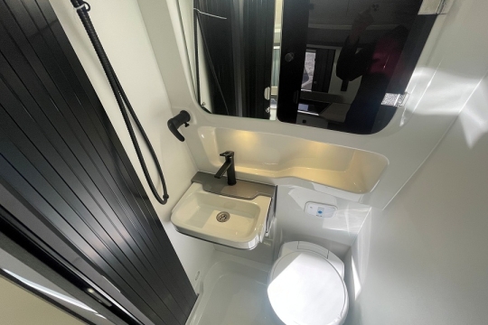 ace-1200-slt-interior-washroom.jpg